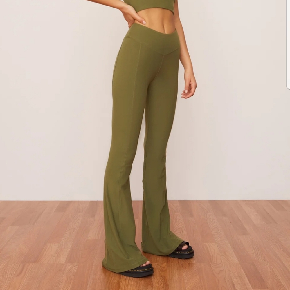 Wolven Threads Eucalyptus Flares, size petite M